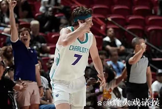 克尼普尔半场9投5中，三分5中3得到17分4篮板5助攻